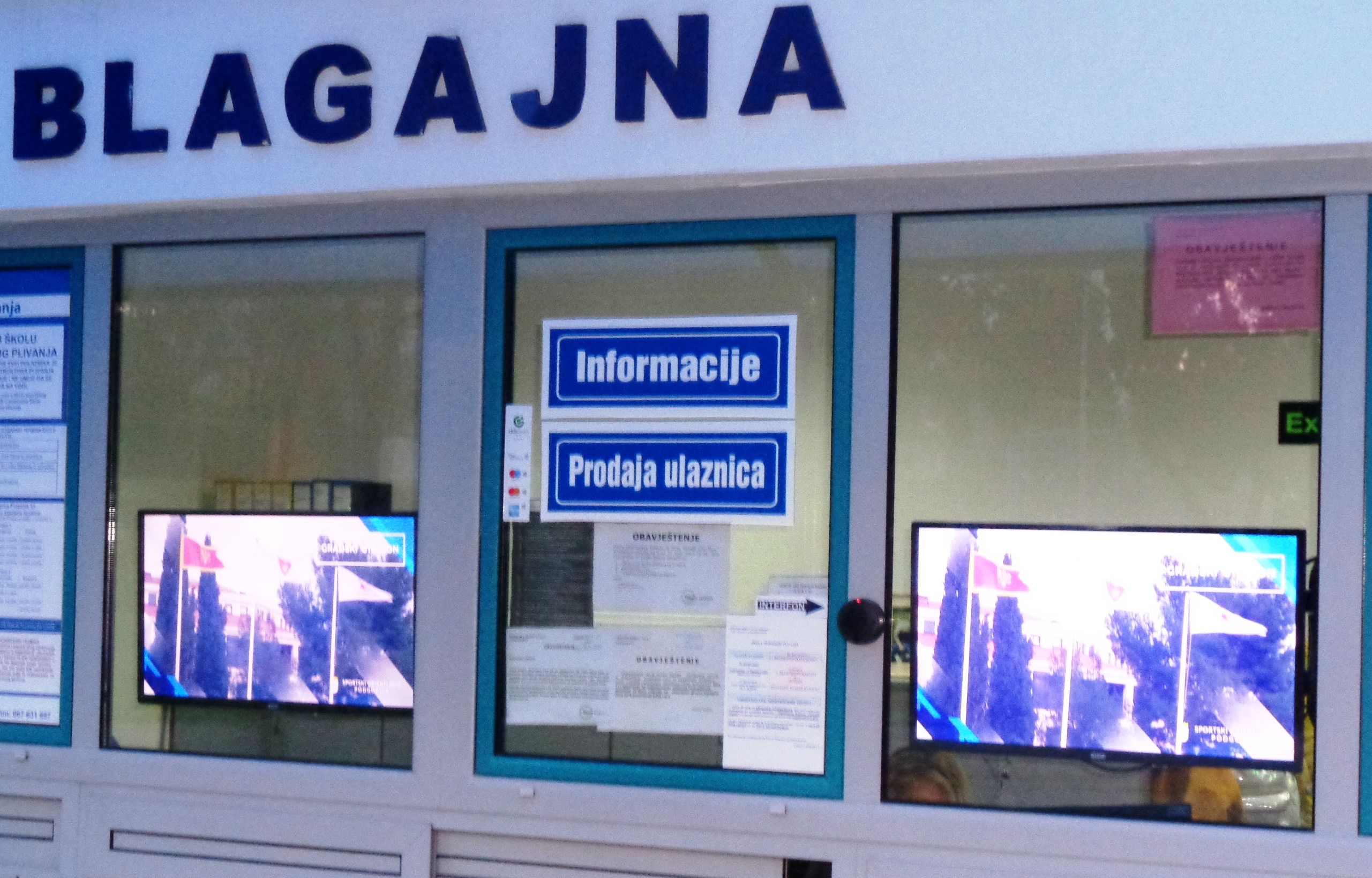 Na ulazima u sportske objekte postavljeni info LED displeji