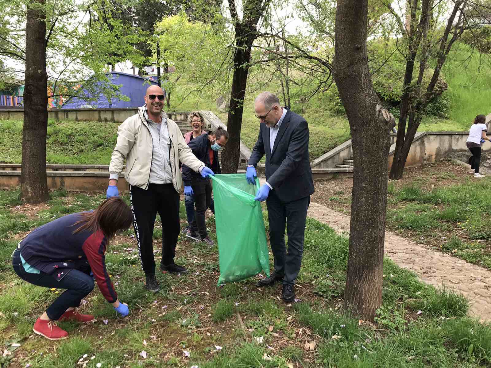 Glavni grad obilježio Dan planete Zemlje; Velika akcija čišćenja, nove sadnice u parku na Koniku