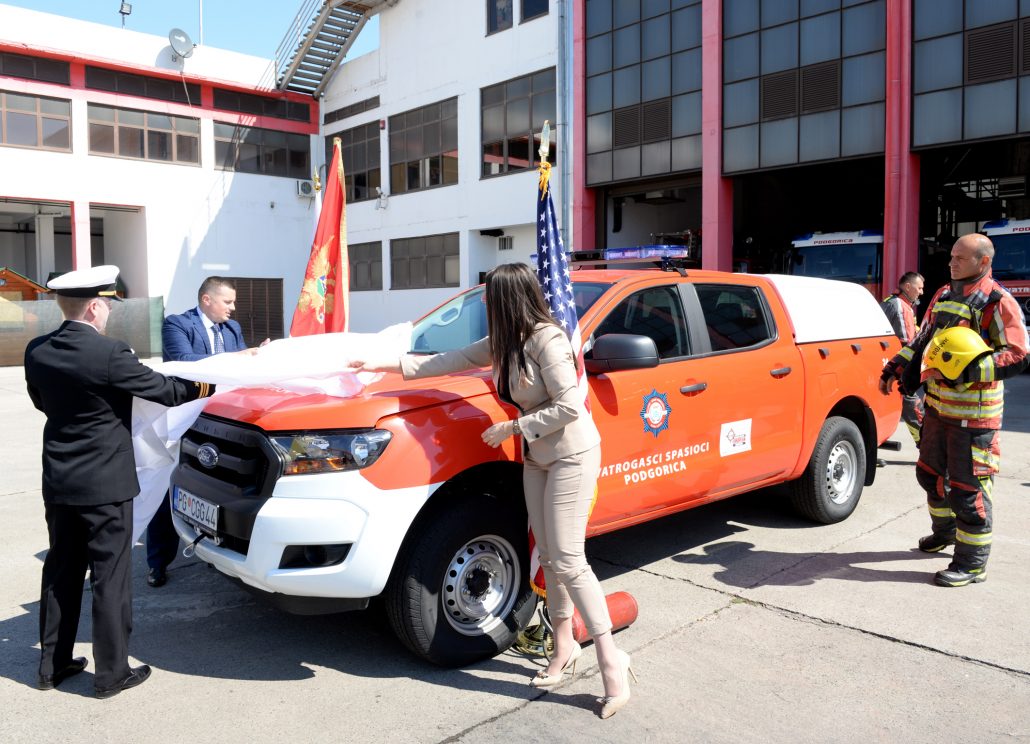 Ambasada SAD donirala specijalizovano vozilo Službi zaštite i spašavanja Glavnog grada