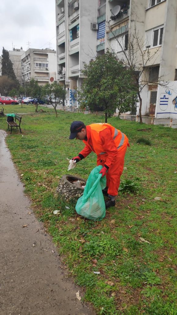 Čistoća pojačala aktivnosti manuelnog čišćenja javnih površina
