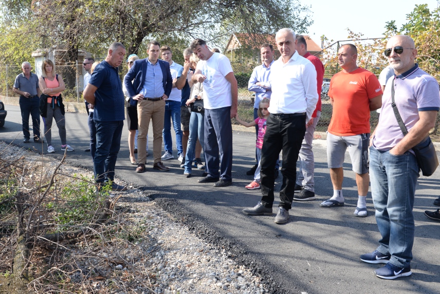 Put i kanalizacija za preko 200 domaćinstava na području MZ Zlatica, preko 50 novih stubova javne rasvjete