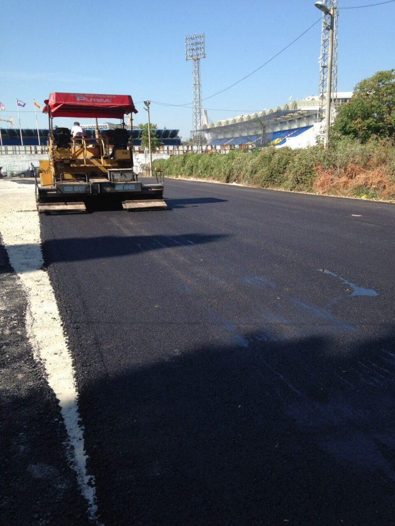 Putevi asfaltiraju parking iza stadiona pod Goricom