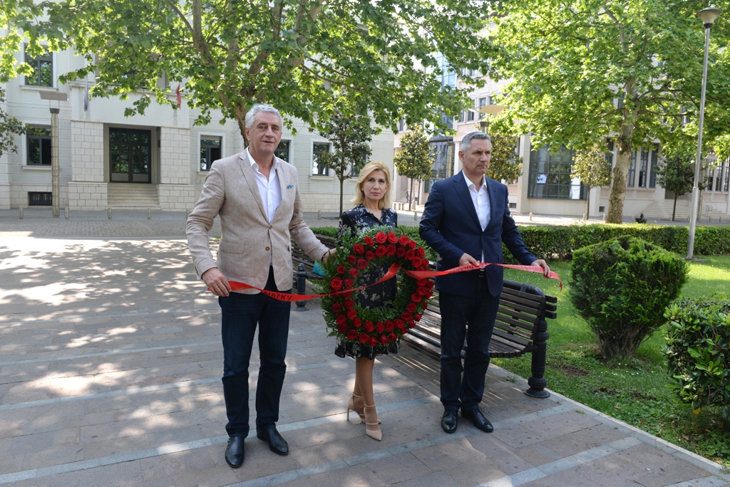 Delegacija Glavnog grada položila vijence na spomenik Marku Miljanovu