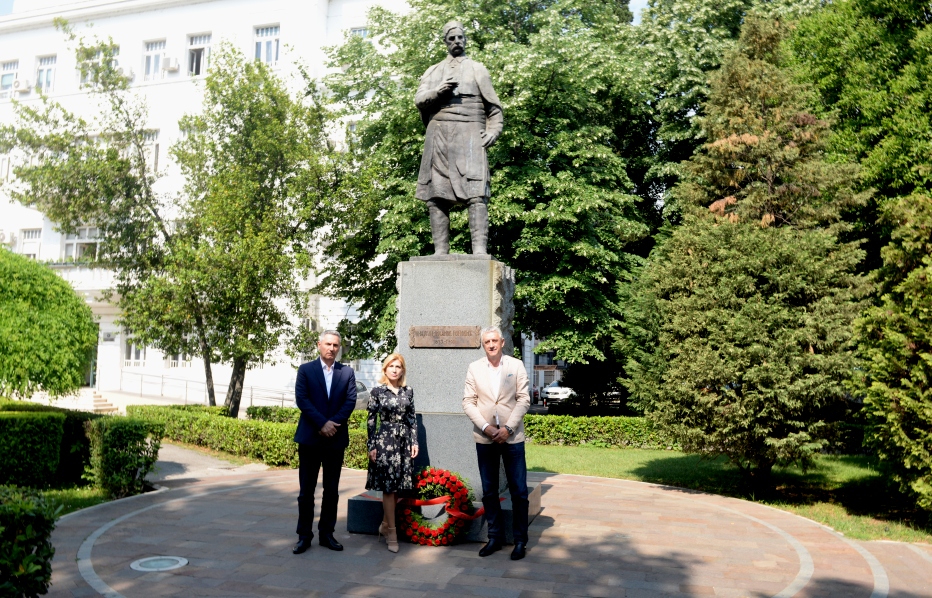 Delegacija Glavnog grada položila vijence na spomenik Marku Miljanovu