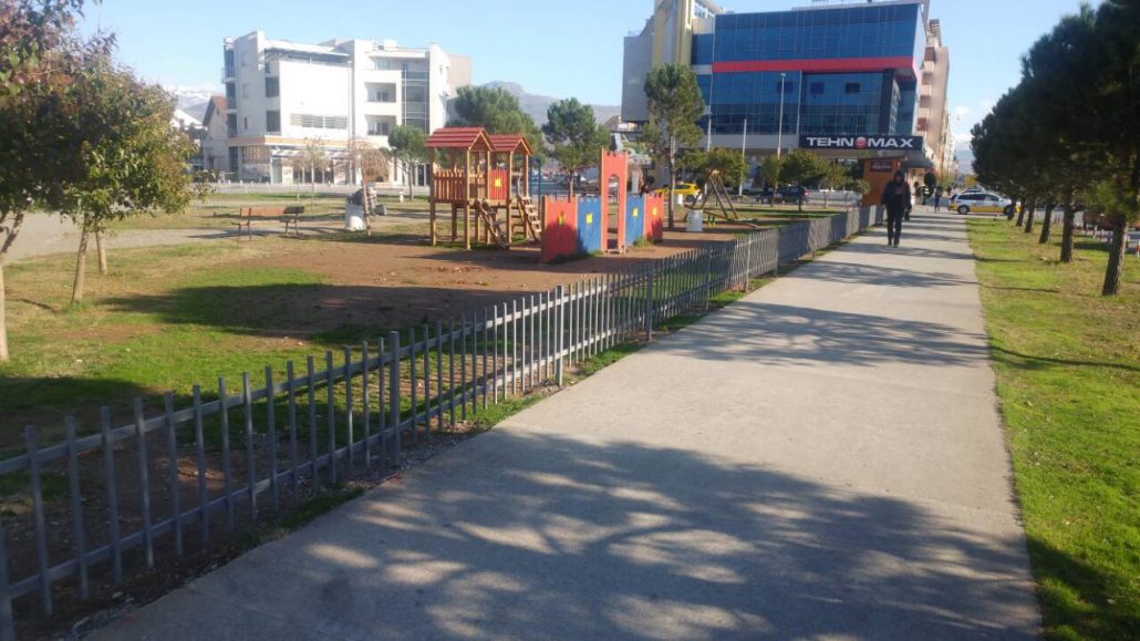 Postavljena ograda oko dječjeg parka na Starom Aerodromu