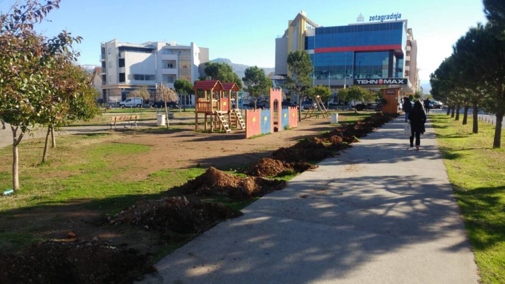 Počelo postavljanje ograde oko dječjeg parka na Starom Aerodromu