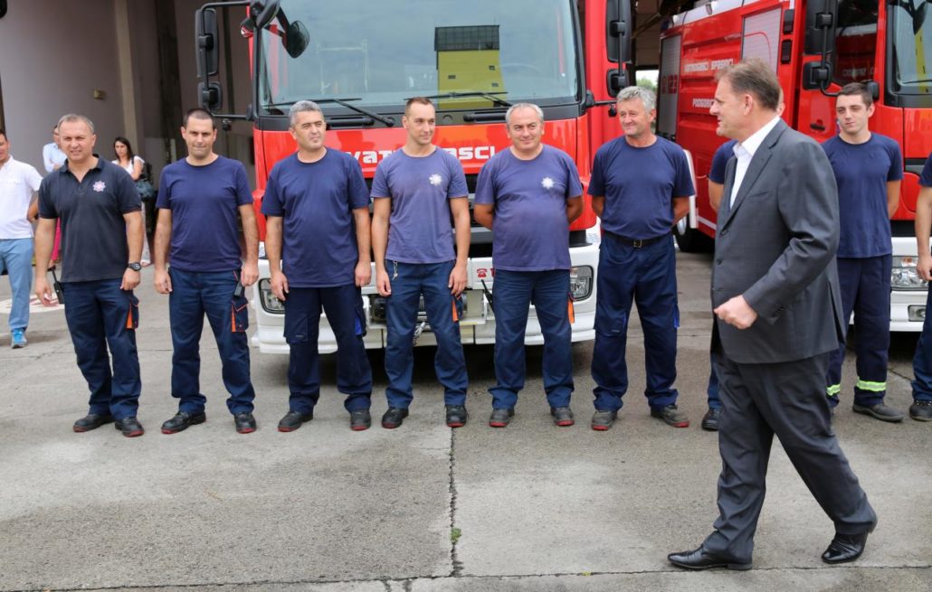 Više od miliona eura za opremu vatrogascima, zbog nadljudskih napora dodatne nagrade, u Podgoricu stižu tri ekipe sa sjevera