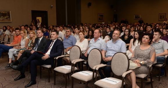 Gradonačelnik uručio nagrade najboljim srednjoškolcima Podgorice