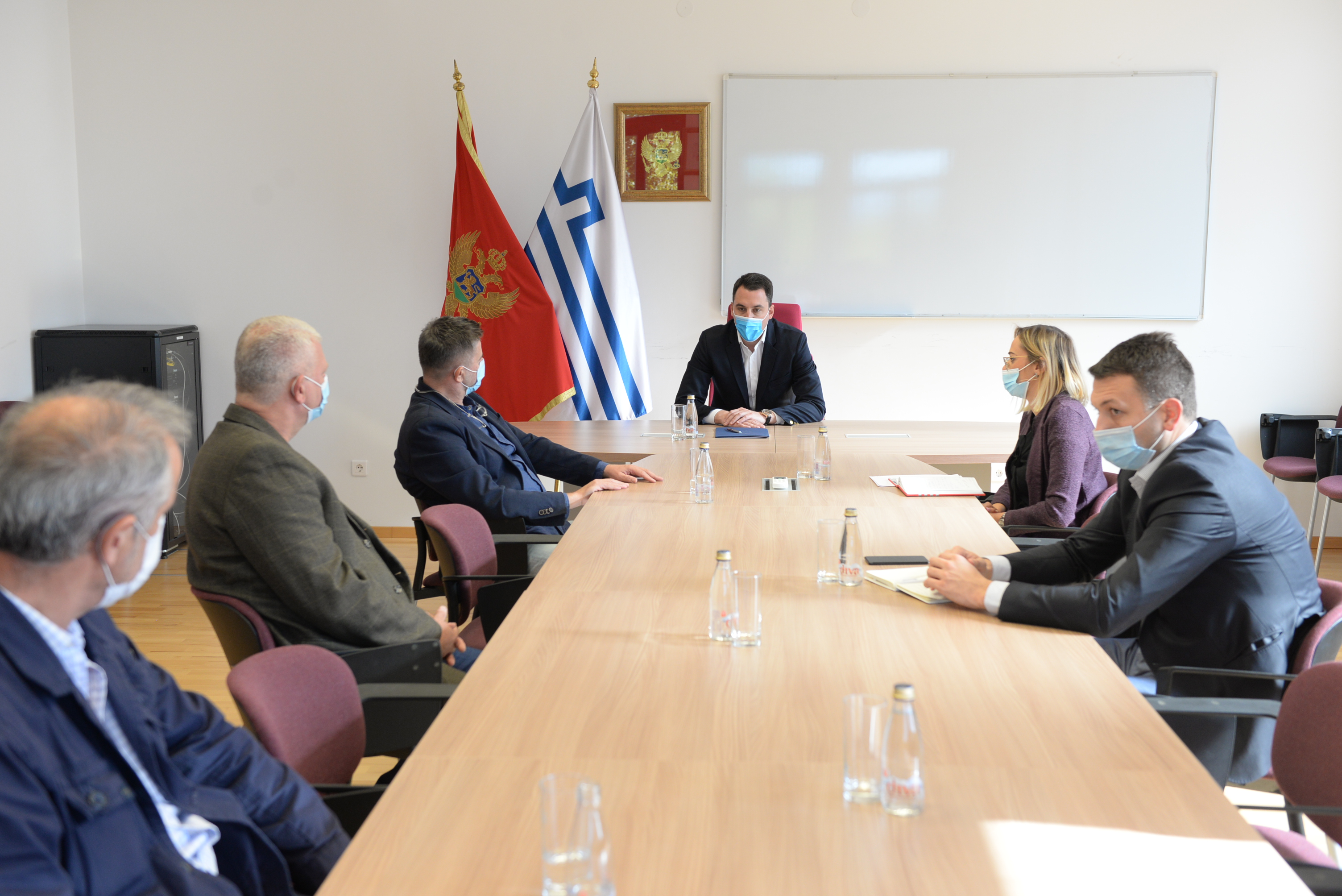 Vuković with representatives of caterers: The Capital will help caterers with amonut of EUR 80,000