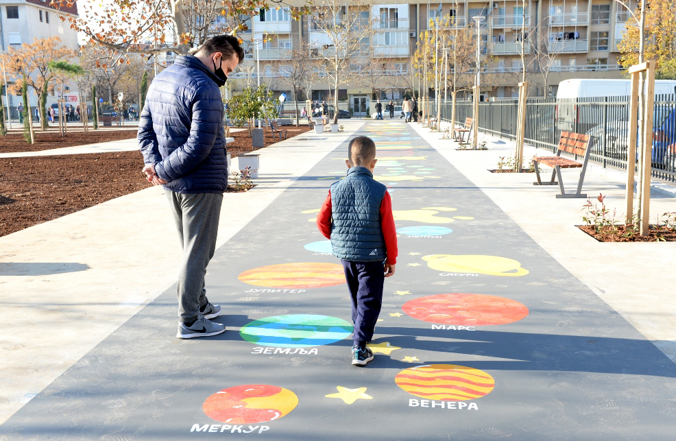 Stari Aerodrom got a new park intended for all generations: Children's playground, sports polygon, chess tables and table tennis new facilities in Aerodromska Street