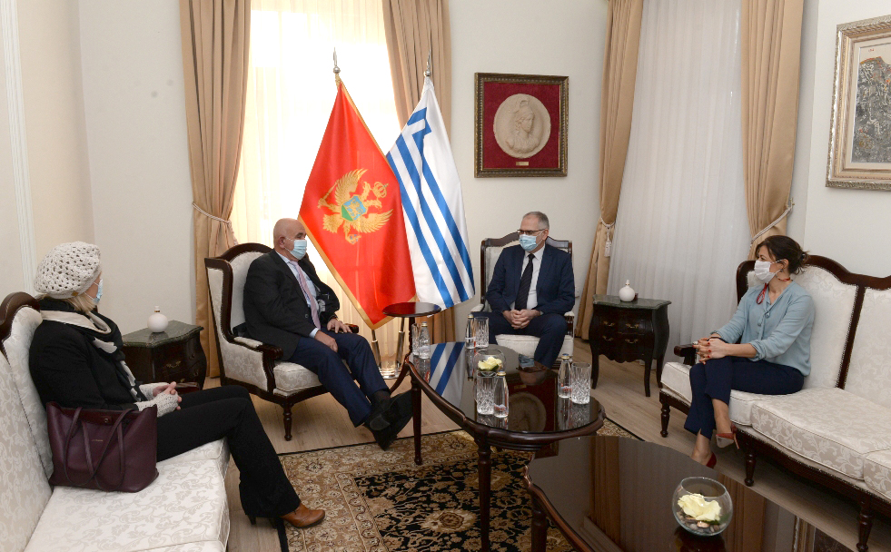 Ambassador of Greece presents donation to the Capital: Greek companies donate food for people in a need for financial assistence in Podgorica