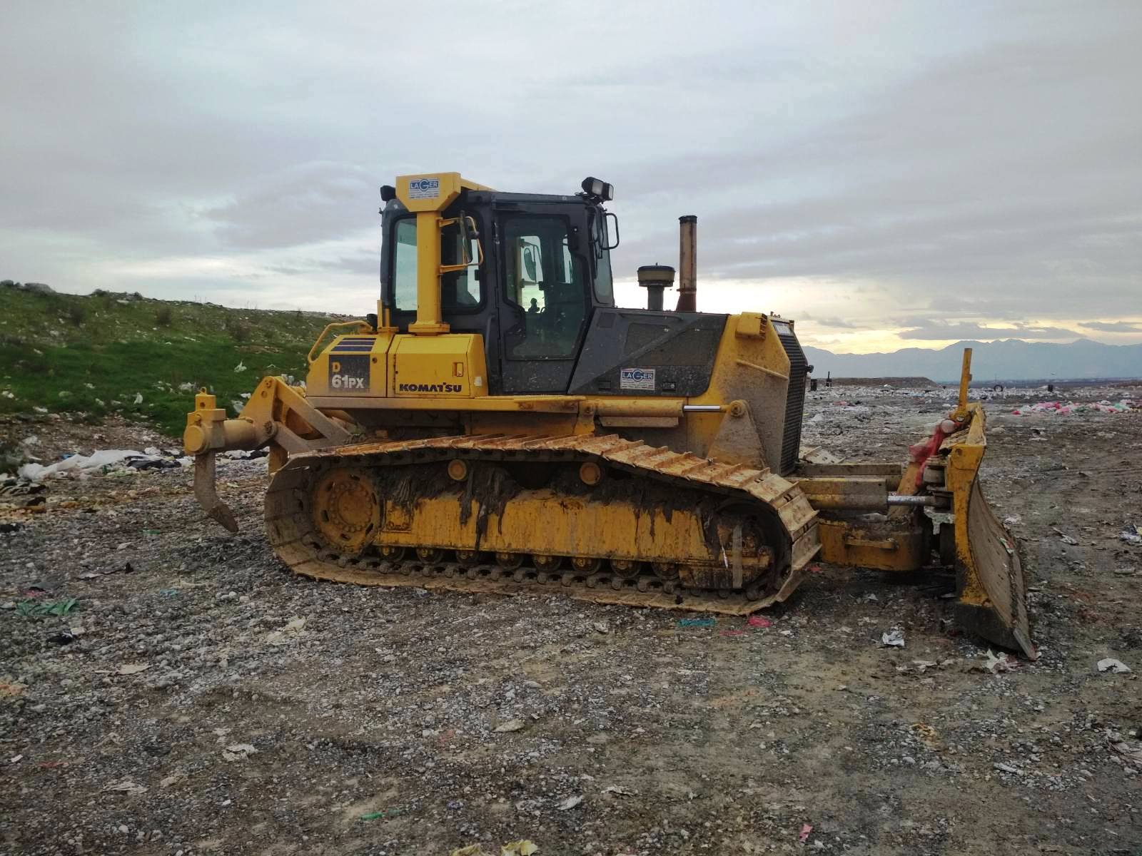 Landfill continues to invest in mechanization; New bulldozer for the treatment of municipal waste on sanitary tubs in function