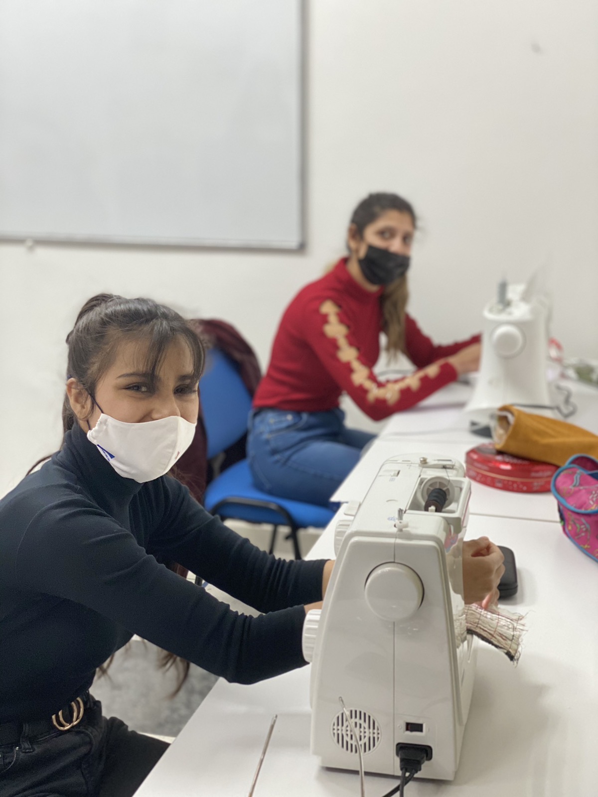 Training for using sewing machines for members of RE population began within the project "Women as carriers of positive social changes"