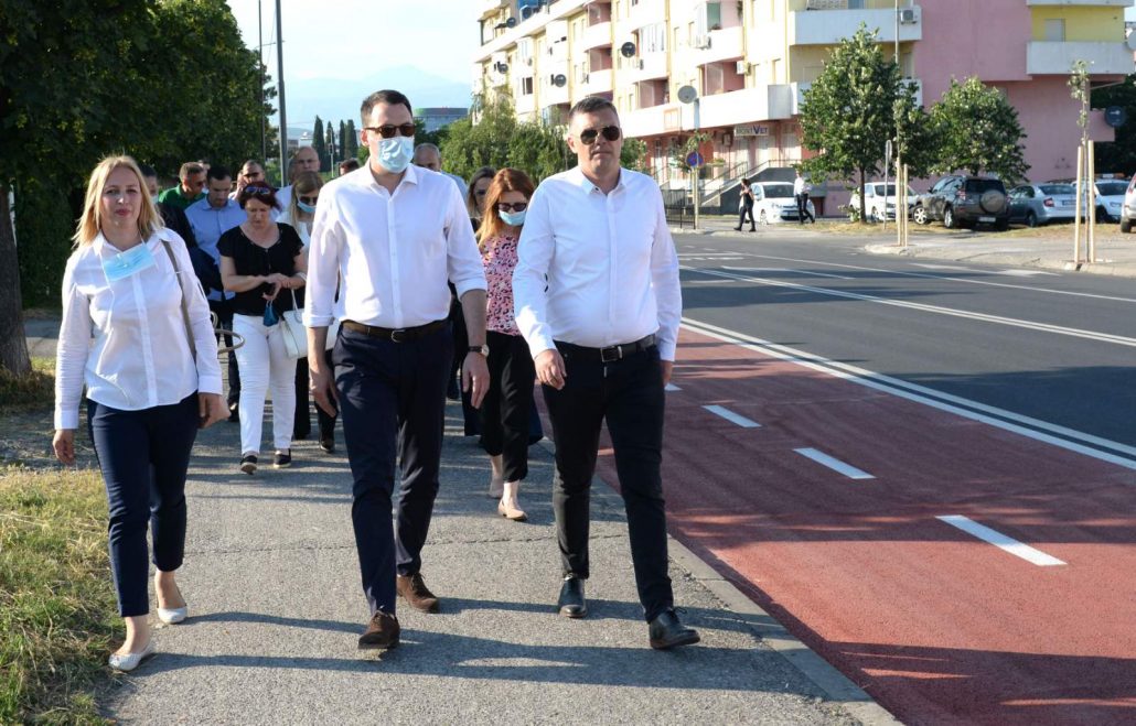 Novi izgled saobraćajnica na Zabjelu: Rekonstruisane ulice Ilije Plamenca i 27. marta dobile biciklističke staze i drvored