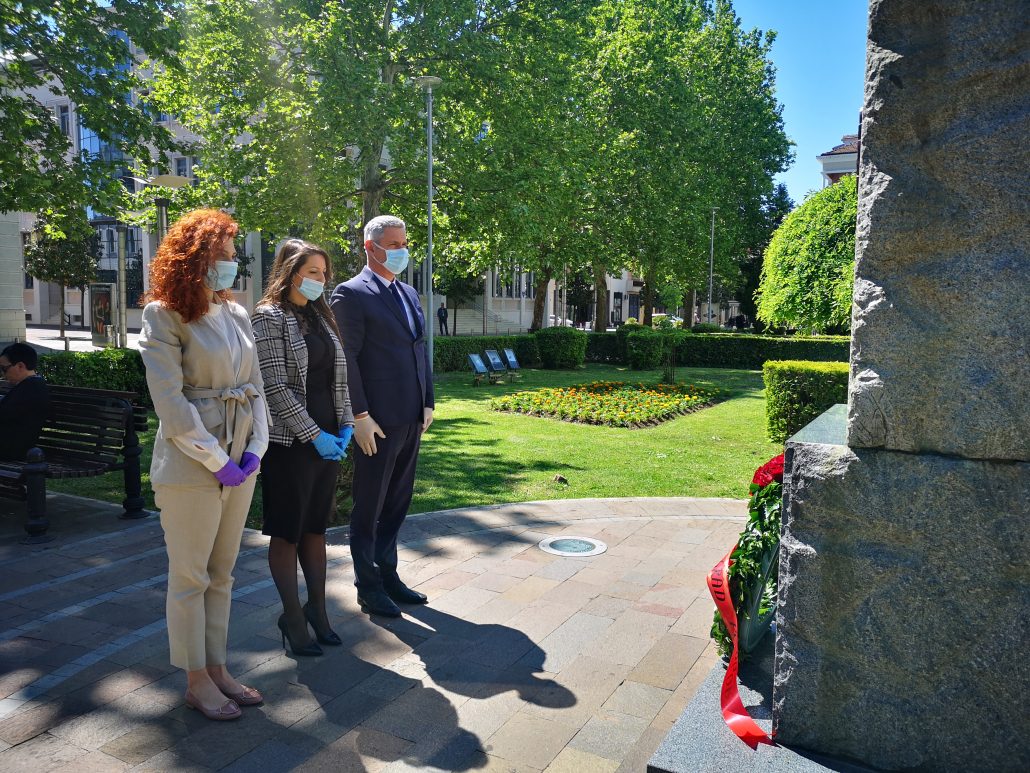 Delegacija Glavnog grada položila vijenac na spomenik Marku Miljanovu