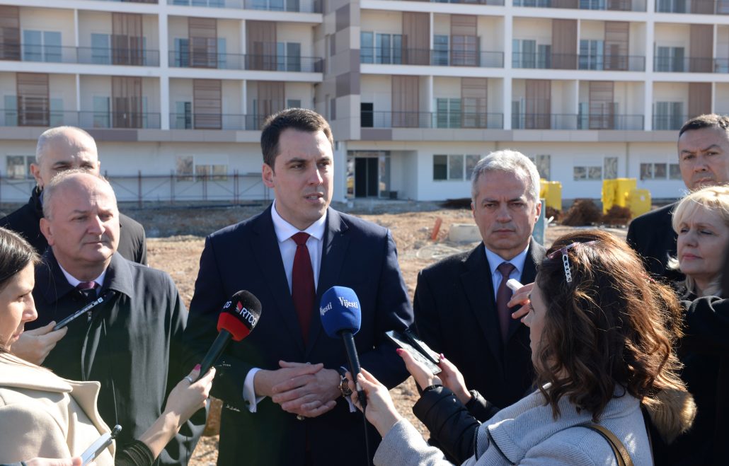 Gradonačelnik obišao Dom za stare i pristupnu saobraćajnicu: U partnerstvu sa Vladom Crne Gore iskazujemo brigu za naše najstarije sugrađane