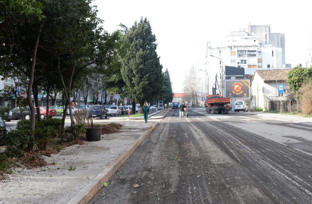 Ulica Oktobarske revolucije dobiće i novi zeleni pojas