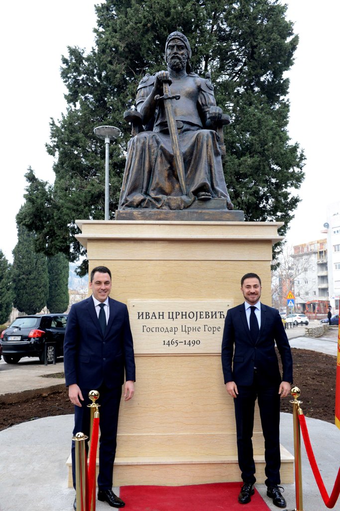 Otkriven spomenik Ivanu Crnojeviću