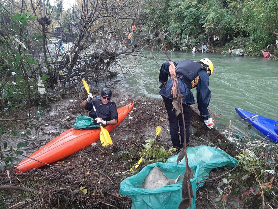 Uručene zahvalnice Kajakaškom klubu „Morača“ i NVO „Naša akcija“ za doprinos čišćenju rijeke Ribnice