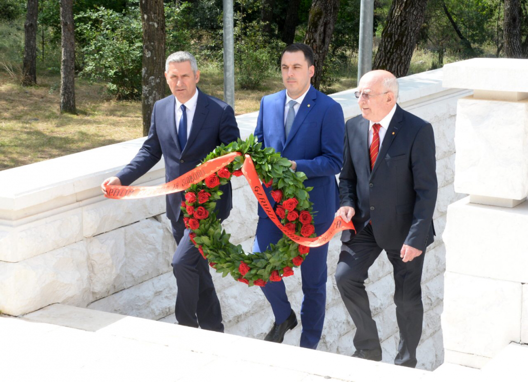 Položen vijenac na spomenik Partizanu borcu na Gorici